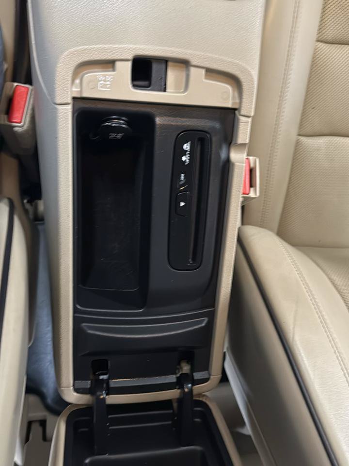 Used 2015 Jeep Grand Cherokee Overland AWD/4WD image 28