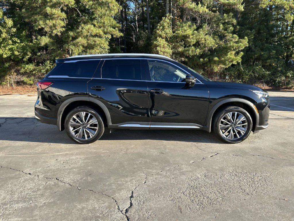 Used 2026 INFINITI QX60 Luxe w/ Family Package AWD/4WD image 2