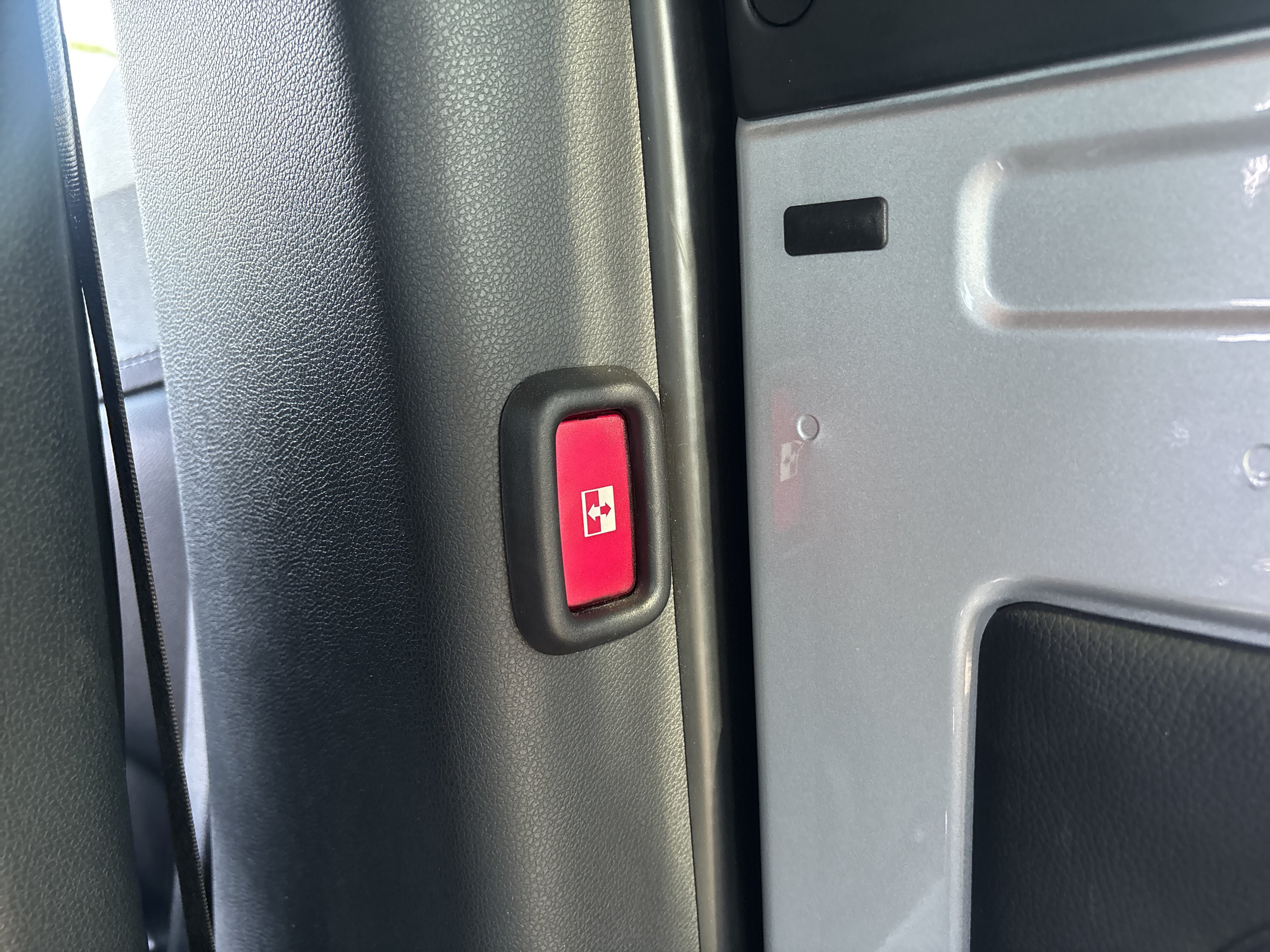 Used 2021 Mercedes-Benz Sprinter 2500 image 14