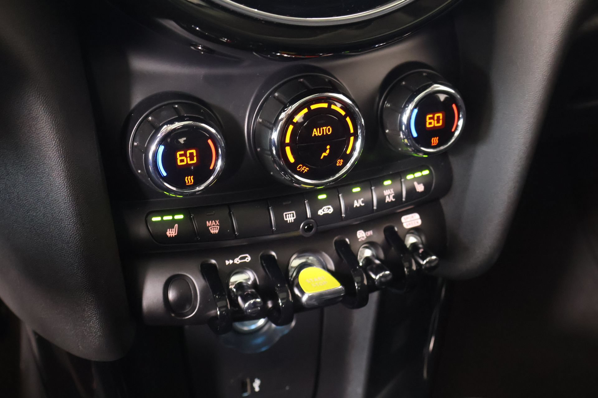 Used 2024 MINI Cooper SE FWD image 7