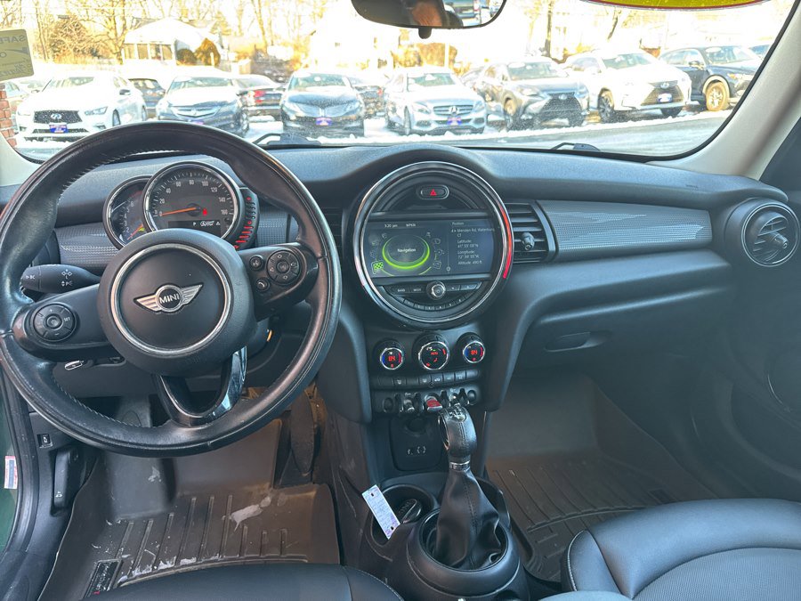 Used 2017 MINI Cooper 4-Door Hardtop image 22