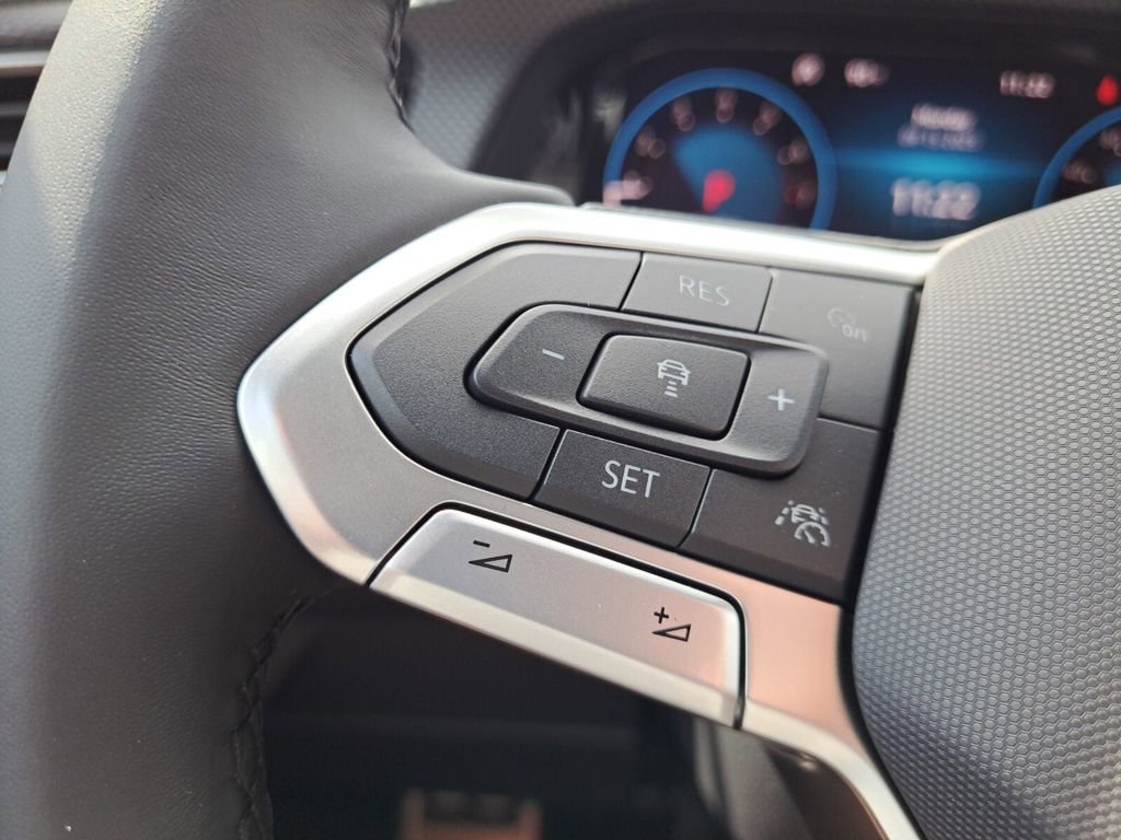 New 2026 Volkswagen Atlas Cross Sport SEL Premium R-Line image 12