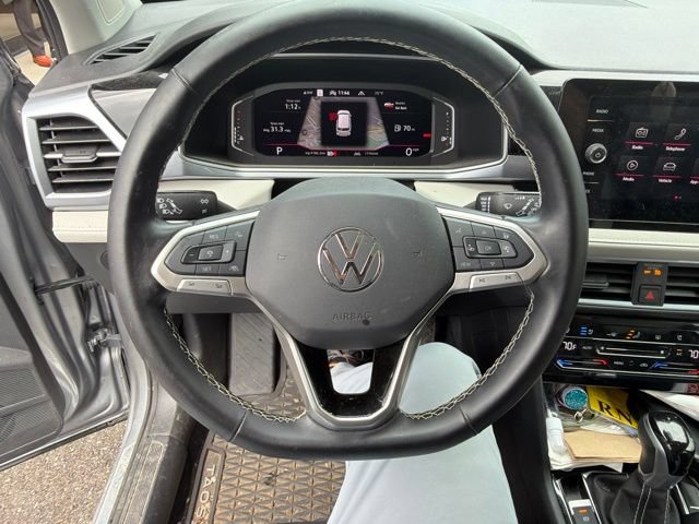 Used 2025 Volkswagen Taos SEL AWD/4WD image 11