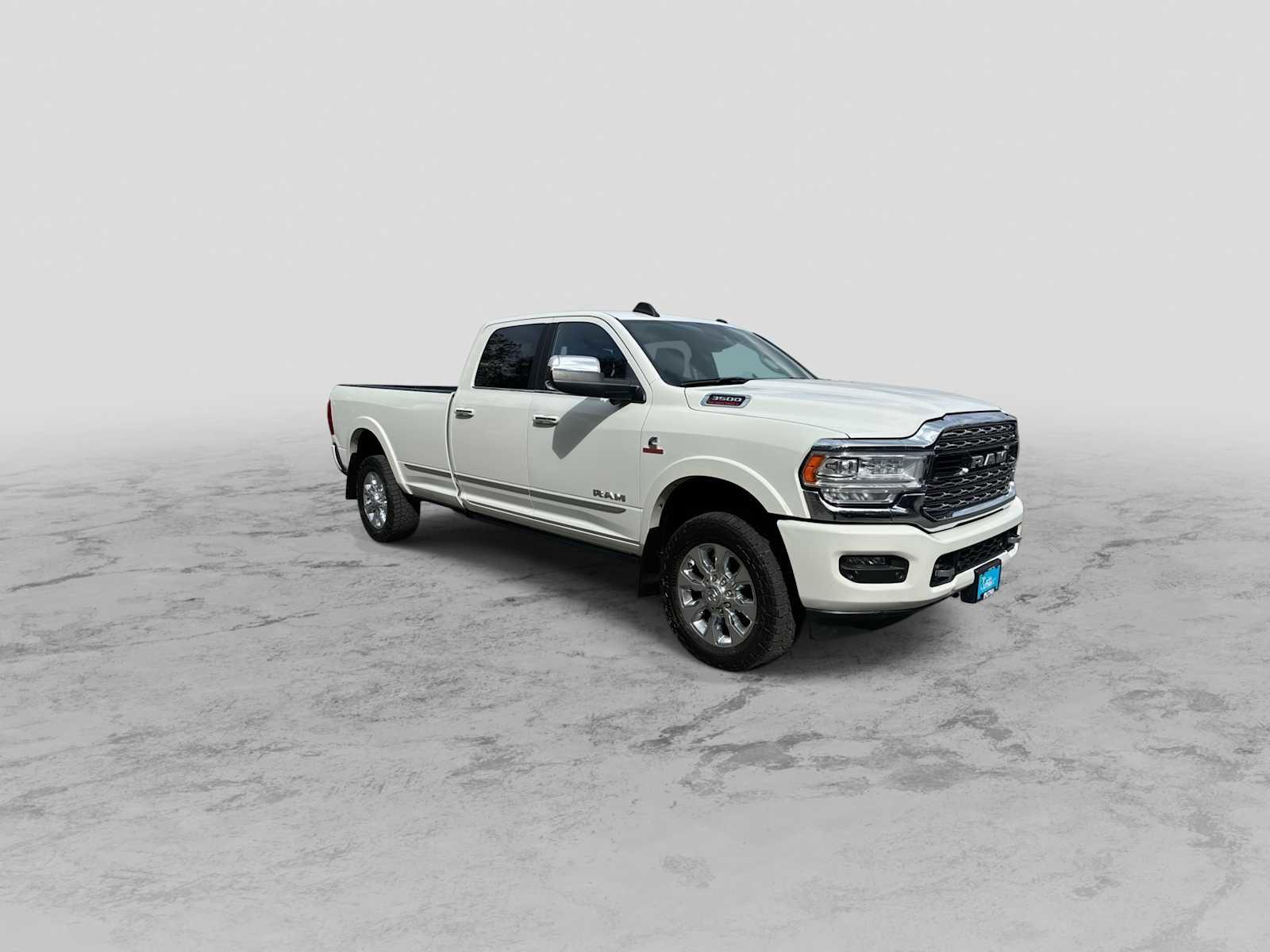 Used 2022 RAM 3500 Limited AWD/4WD image 2