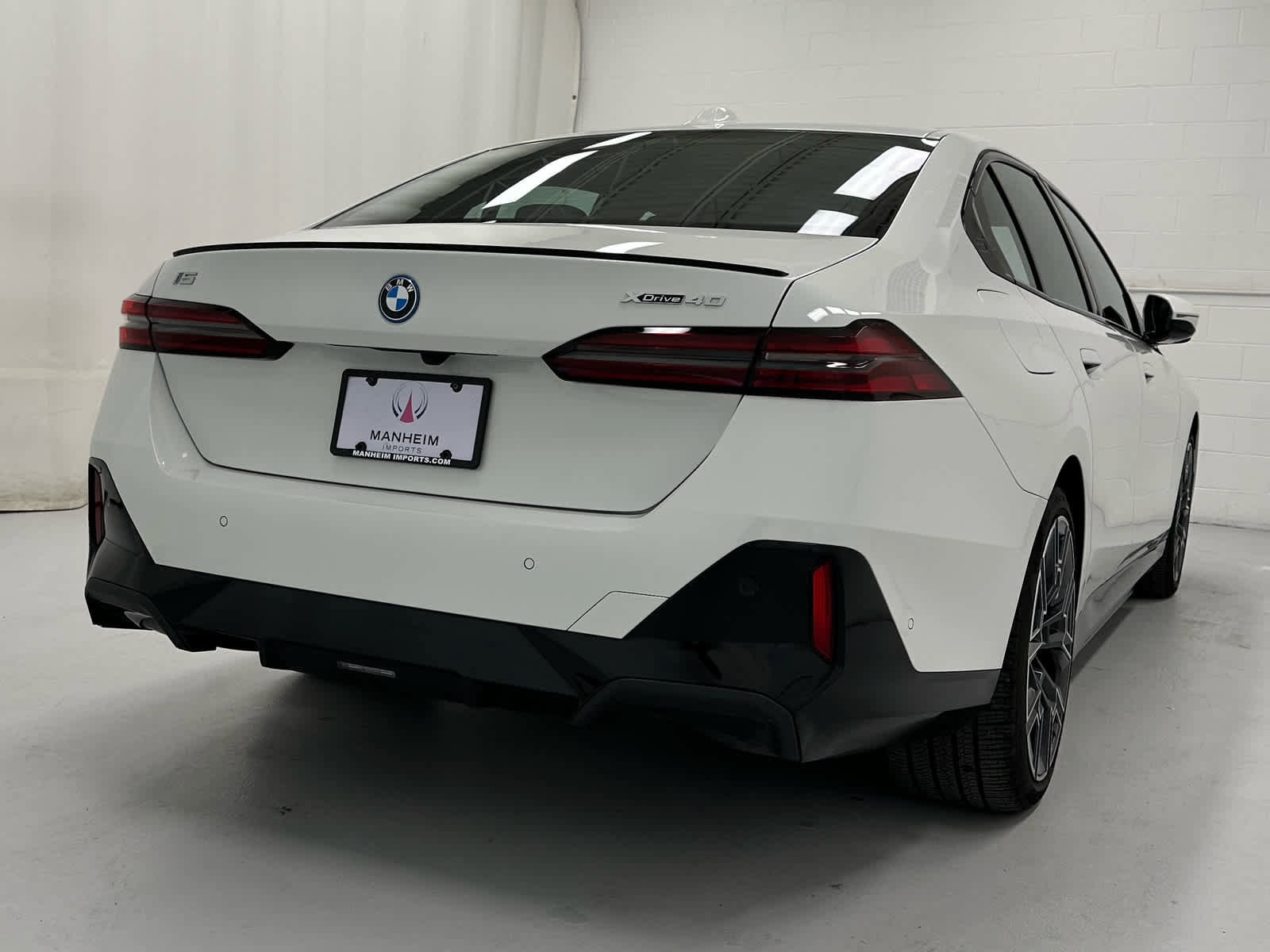 Used 2025 BMW i5 xDrive40 w/ M Sport Package AWD/4WD image 6