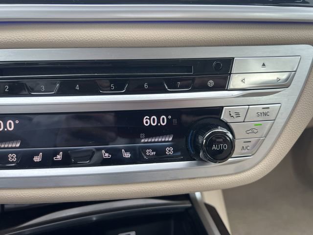 Used 2017 BMW 740i image 23