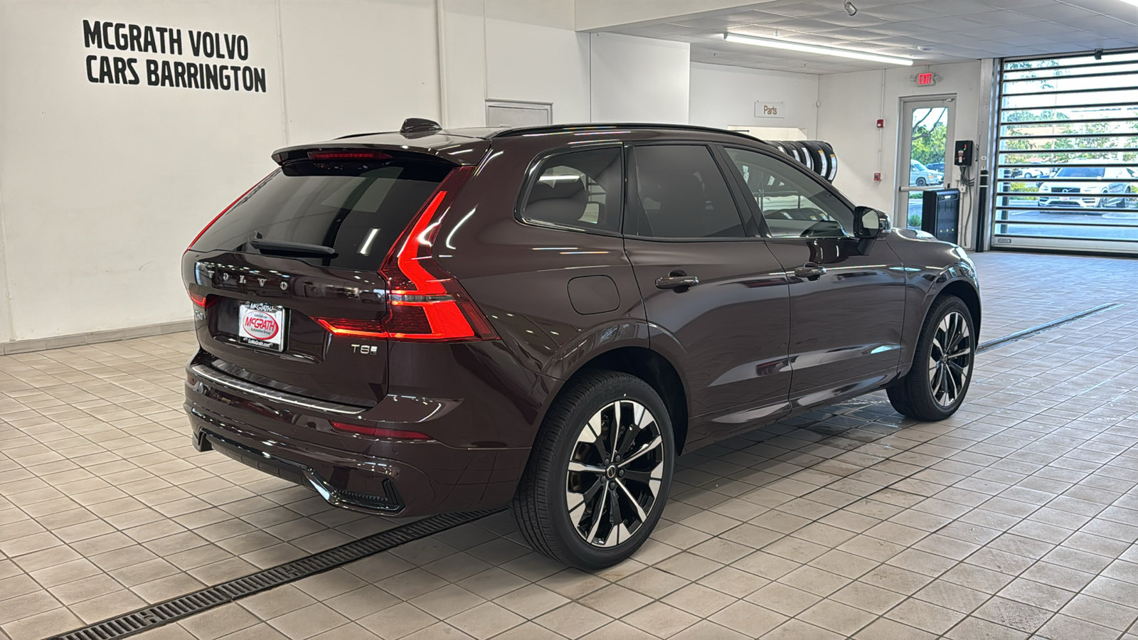 New 2026 Volvo XC60 T8 Plus w/ Protection Package Premier AWD/4WD image 5