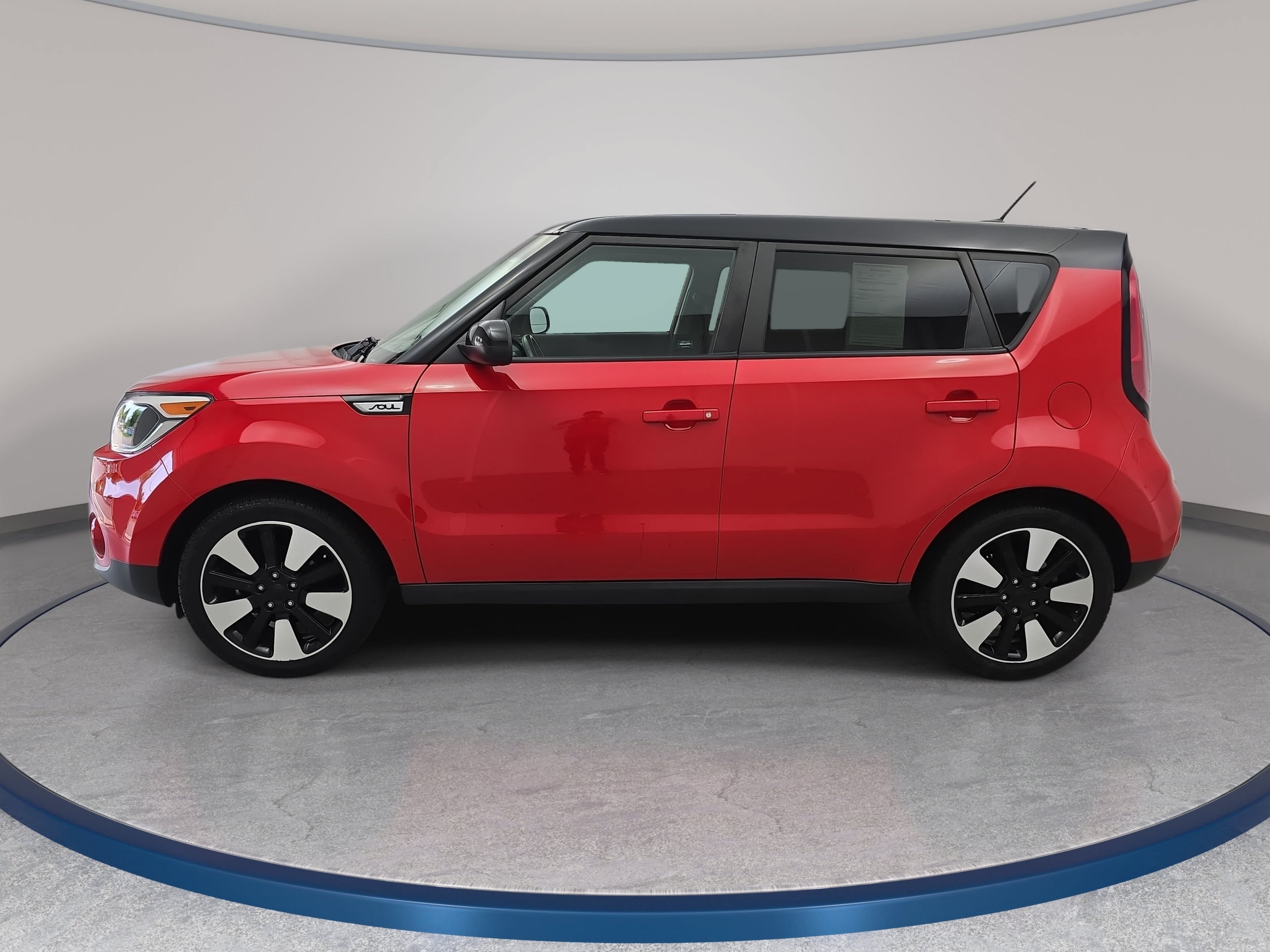 Used 2019 Kia Soul + FWD image 8