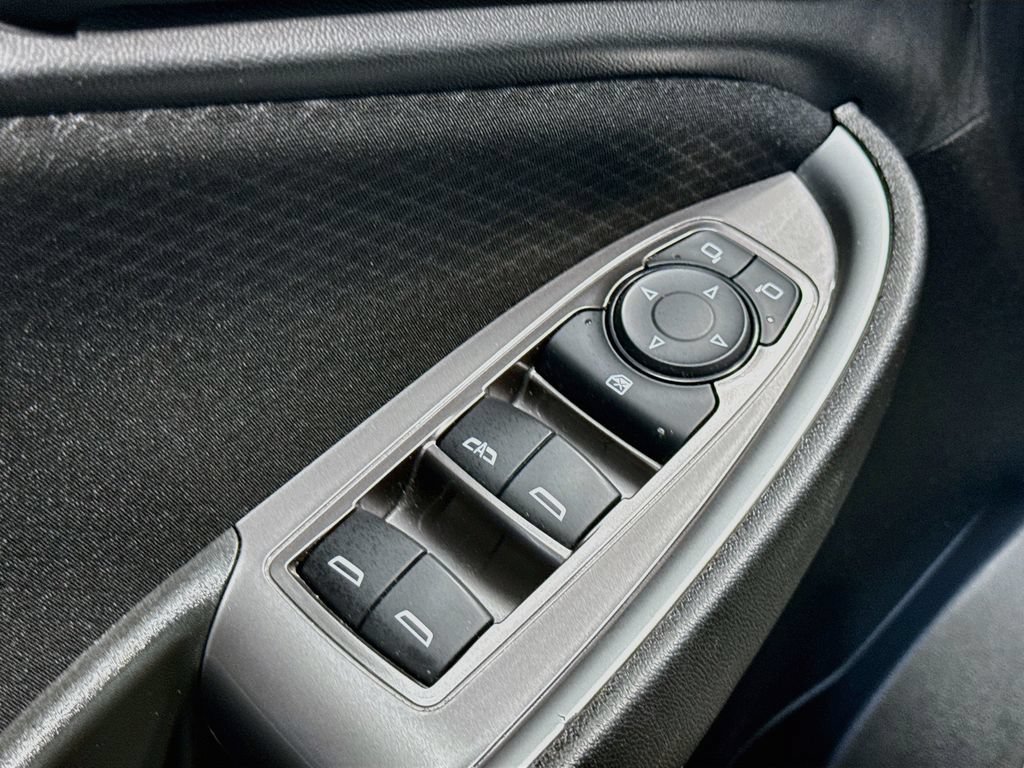 Used 2025 Chevrolet Malibu LT FWD image 17