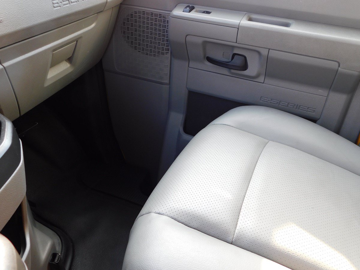 Used 2022 Ford E-350 and Econoline 350 Super Duty RWD image 17
