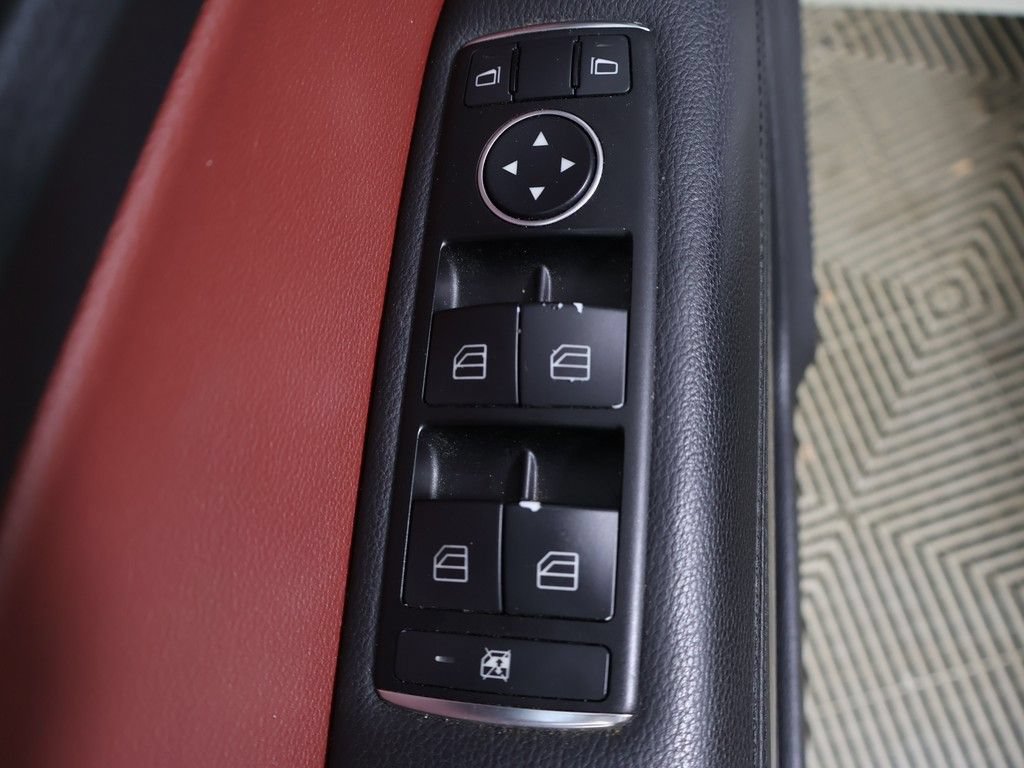 Used 2012 Mercedes-Benz E 350 4MATIC Coupe image 33