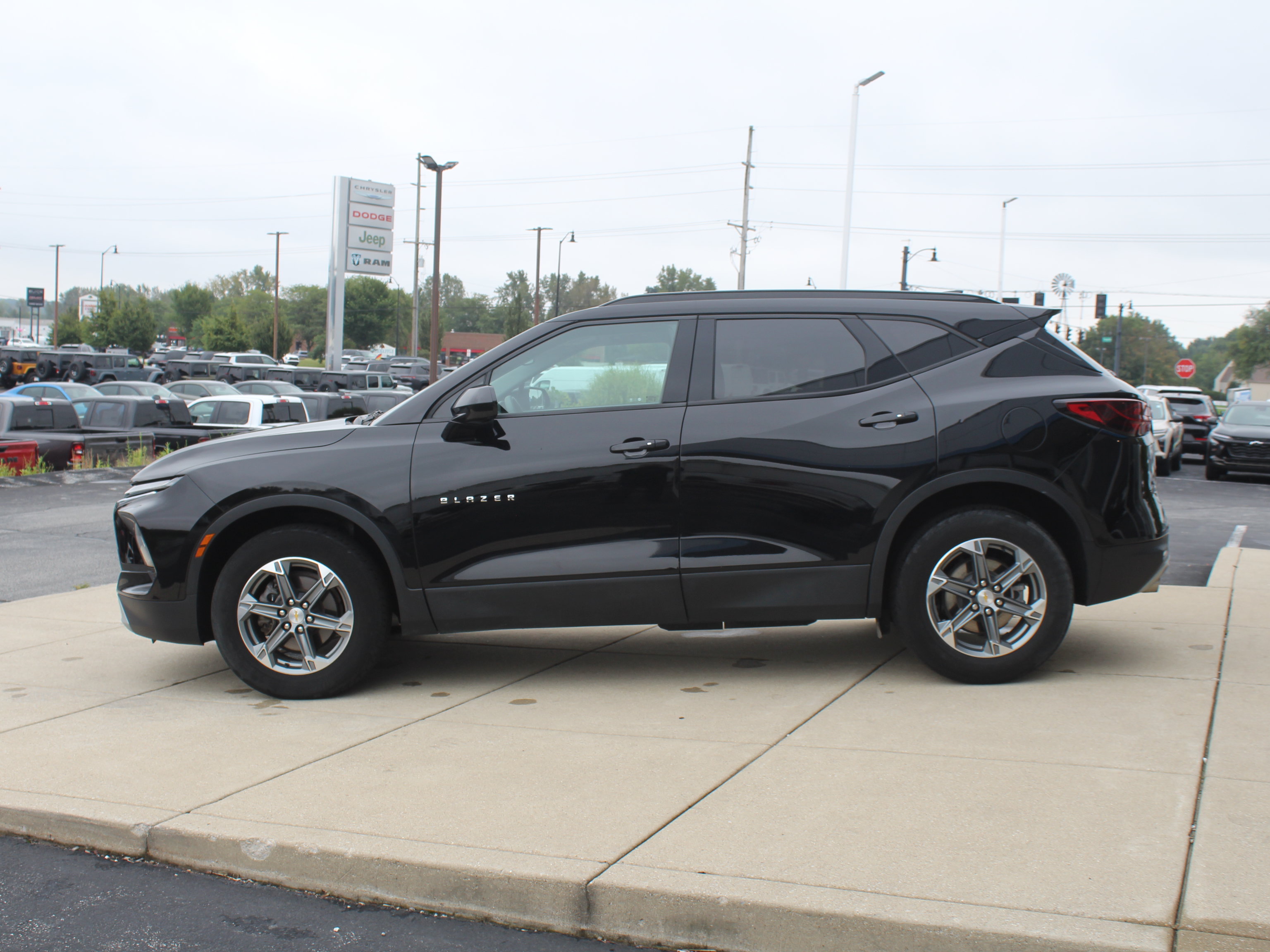 Certified 2024 Chevrolet Blazer LT w/ Convenience Package AWD/4WD image 9