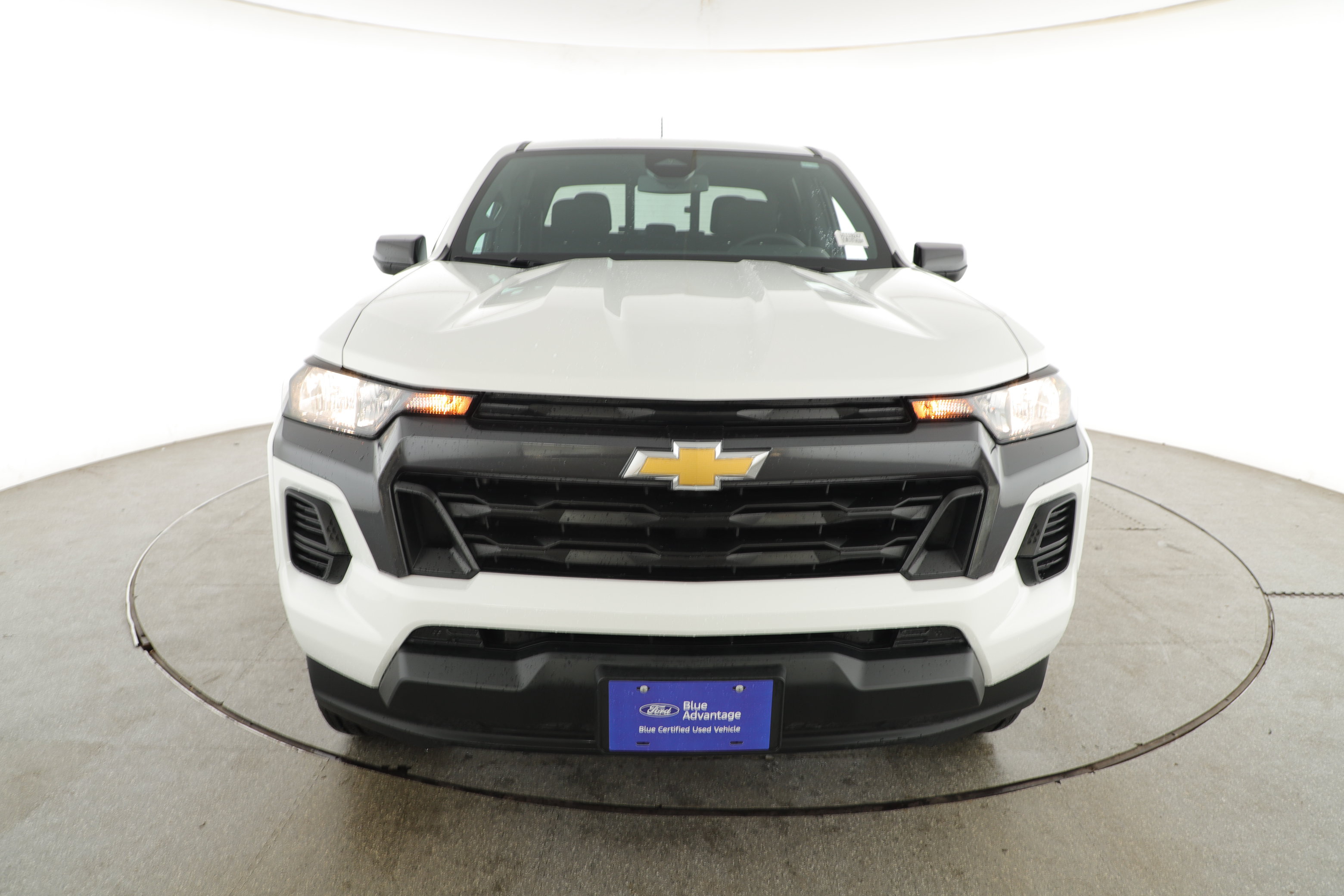 Used 2026 Chevrolet Colorado LT RWD image 2