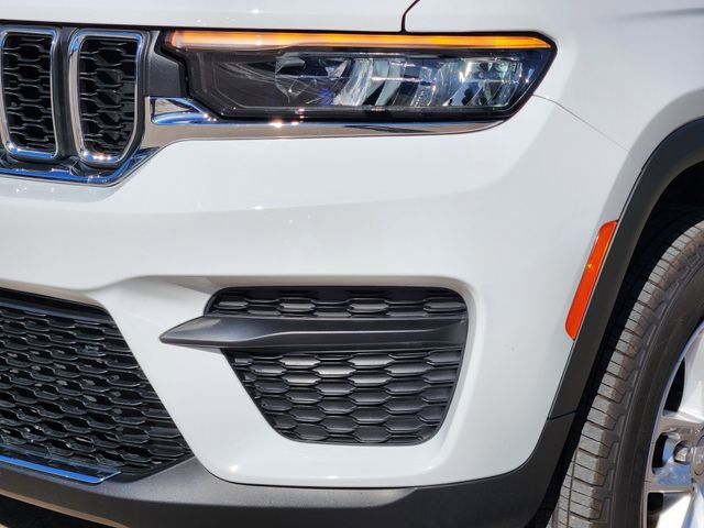 Certified 2025 Jeep Grand Cherokee Laredo X w/ Luxury Tech Group I image 8