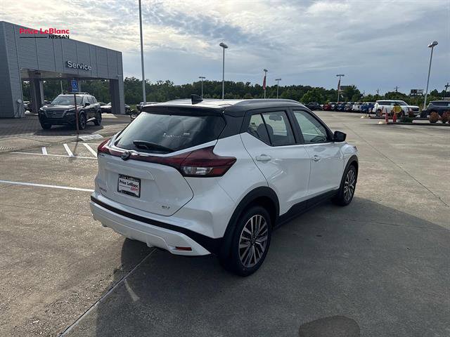 Used 2024 Nissan Kicks SV FWD image 7