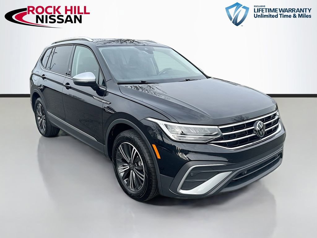 Used 2024 Volkswagen Tiguan SE image 1