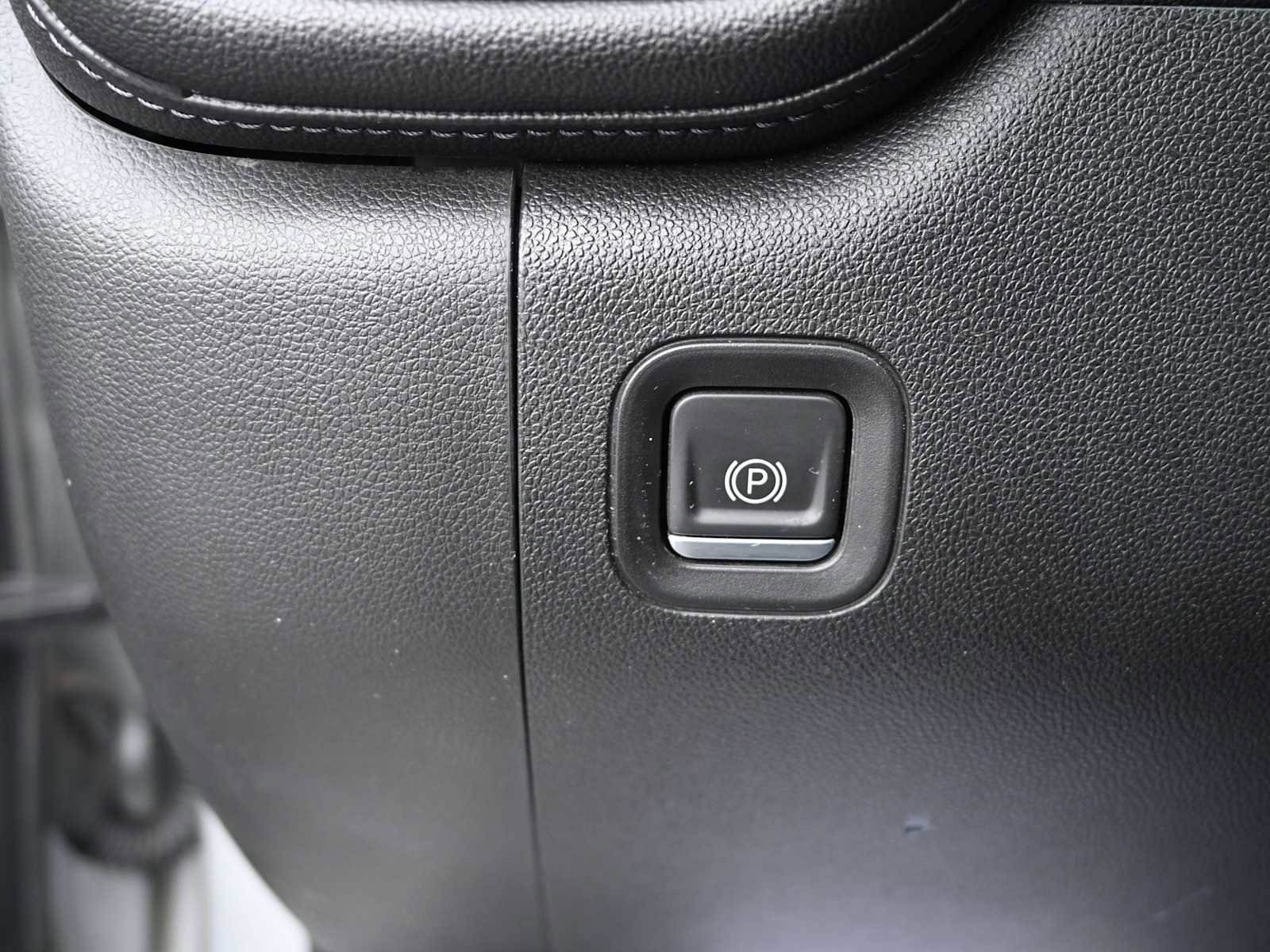 Used 2022 GMC Sierra 3500 Denali w/ Denali Ultimate Package image 30