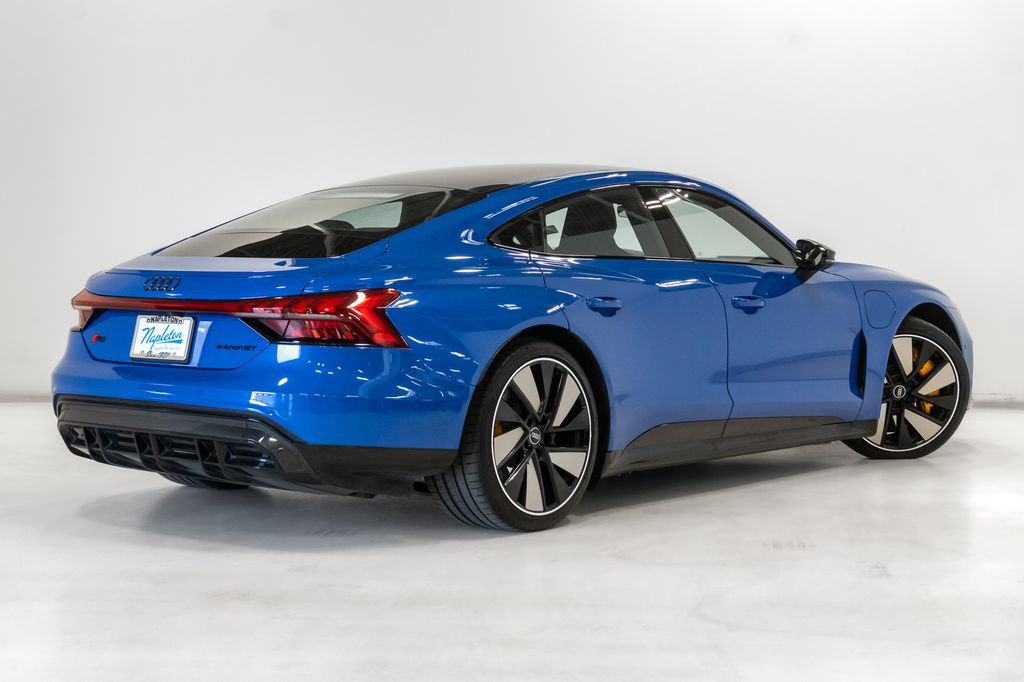 Used 2023 Audi RS e-tron GT w/ Carbon Performance Package AWD/4WD image 34