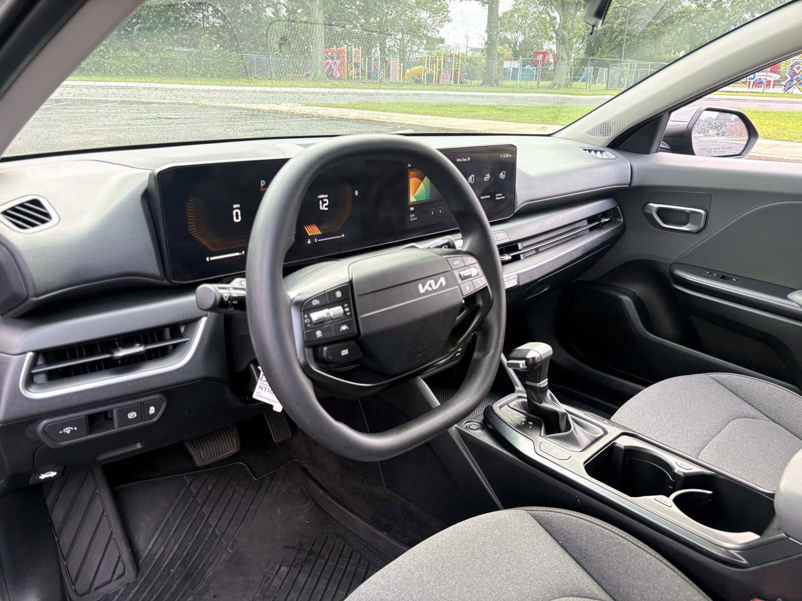 Used 2025 Kia K4 FWD image 13