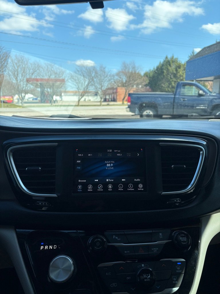 Used 2018 Chrysler Pacifica L image 20