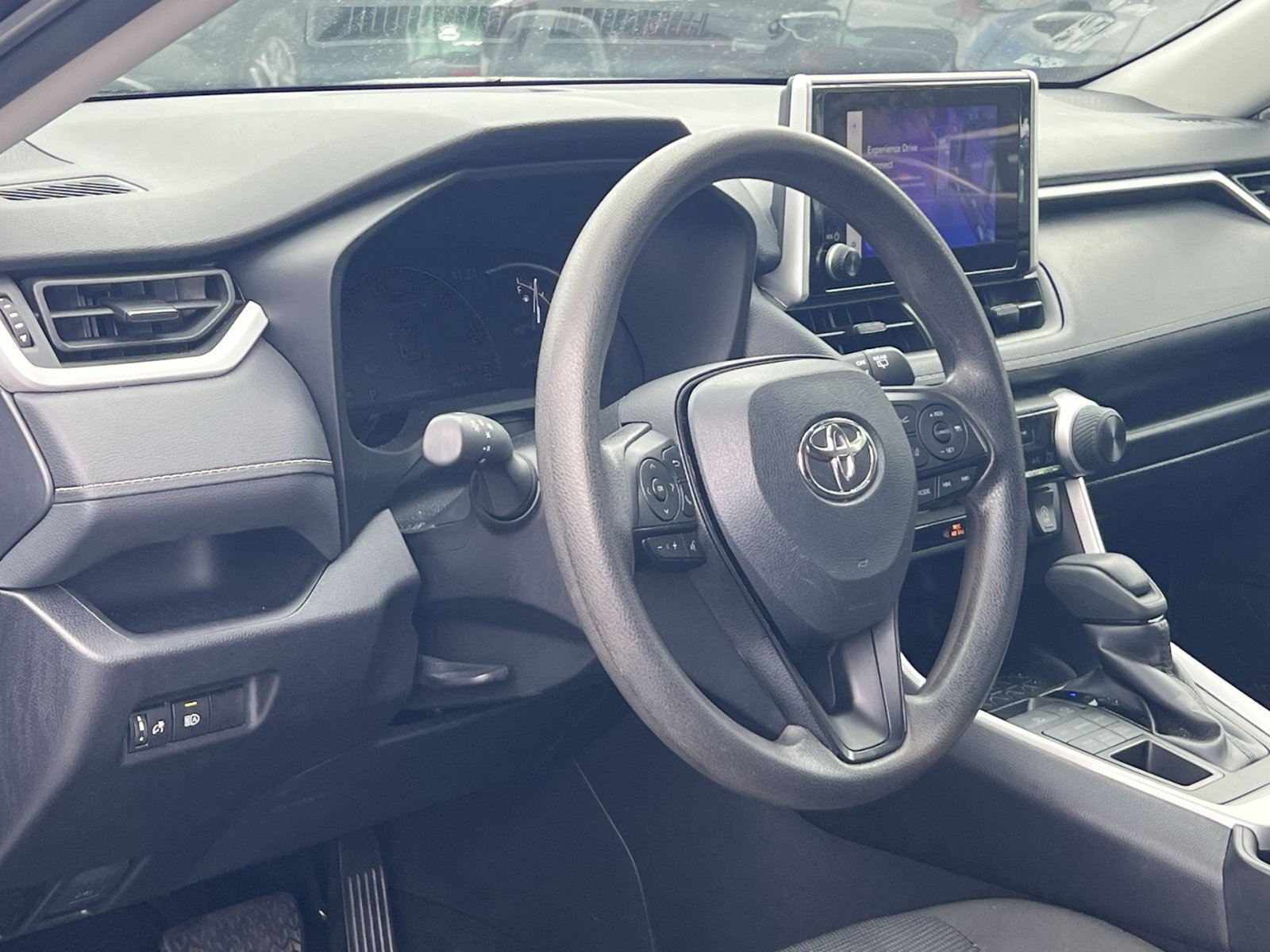 Used 2025 Toyota RAV4 LE AWD/4WD image 16