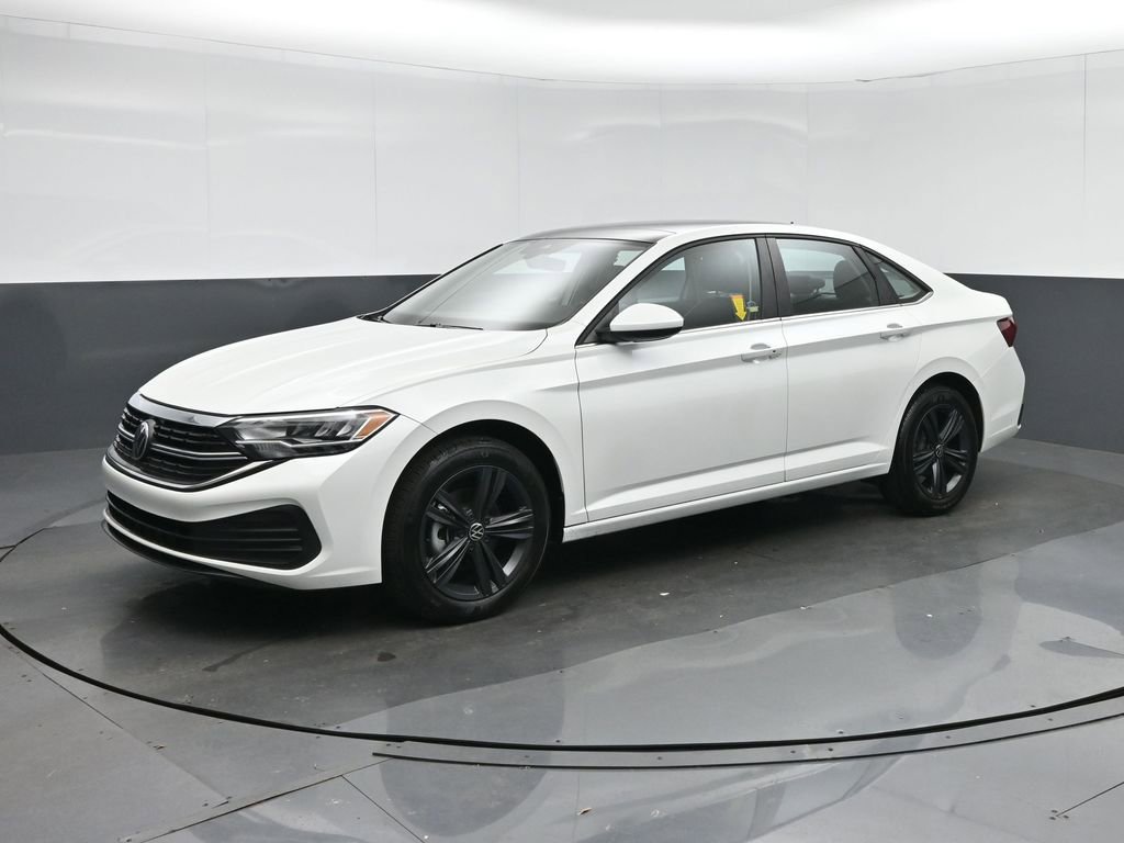 Used 2024 Volkswagen Jetta SE FWD image 3