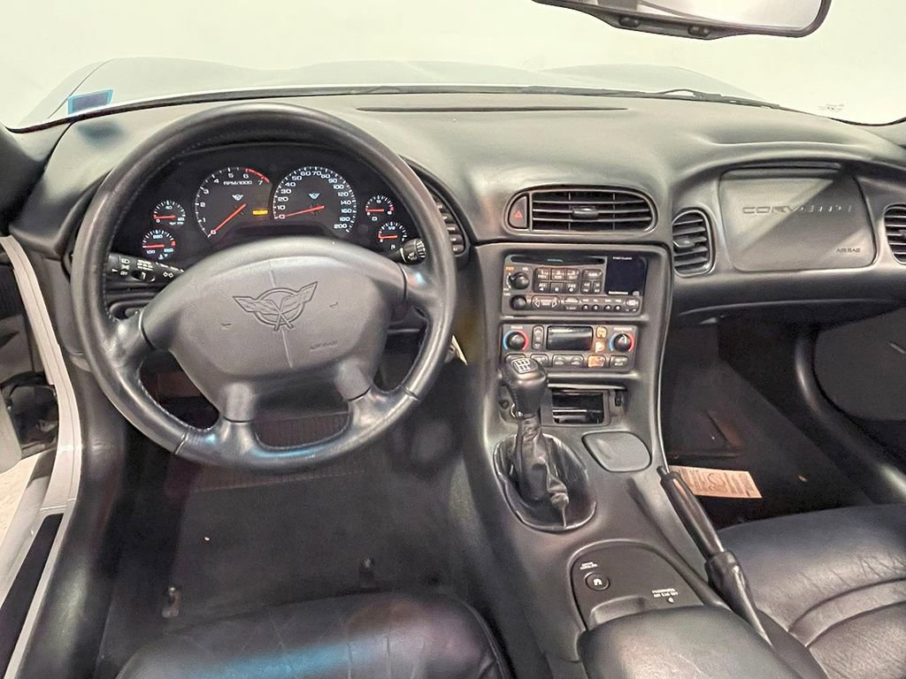 Used 2000 Chevrolet Corvette Convertible w/ Performance Handling Pkg image 47