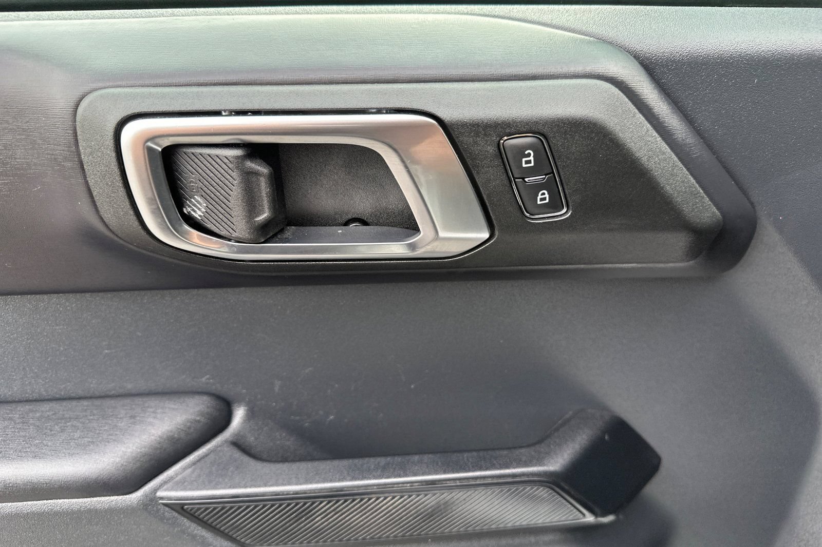 Used 2025 Ford Bronco Outer Banks AWD/4WD image 11