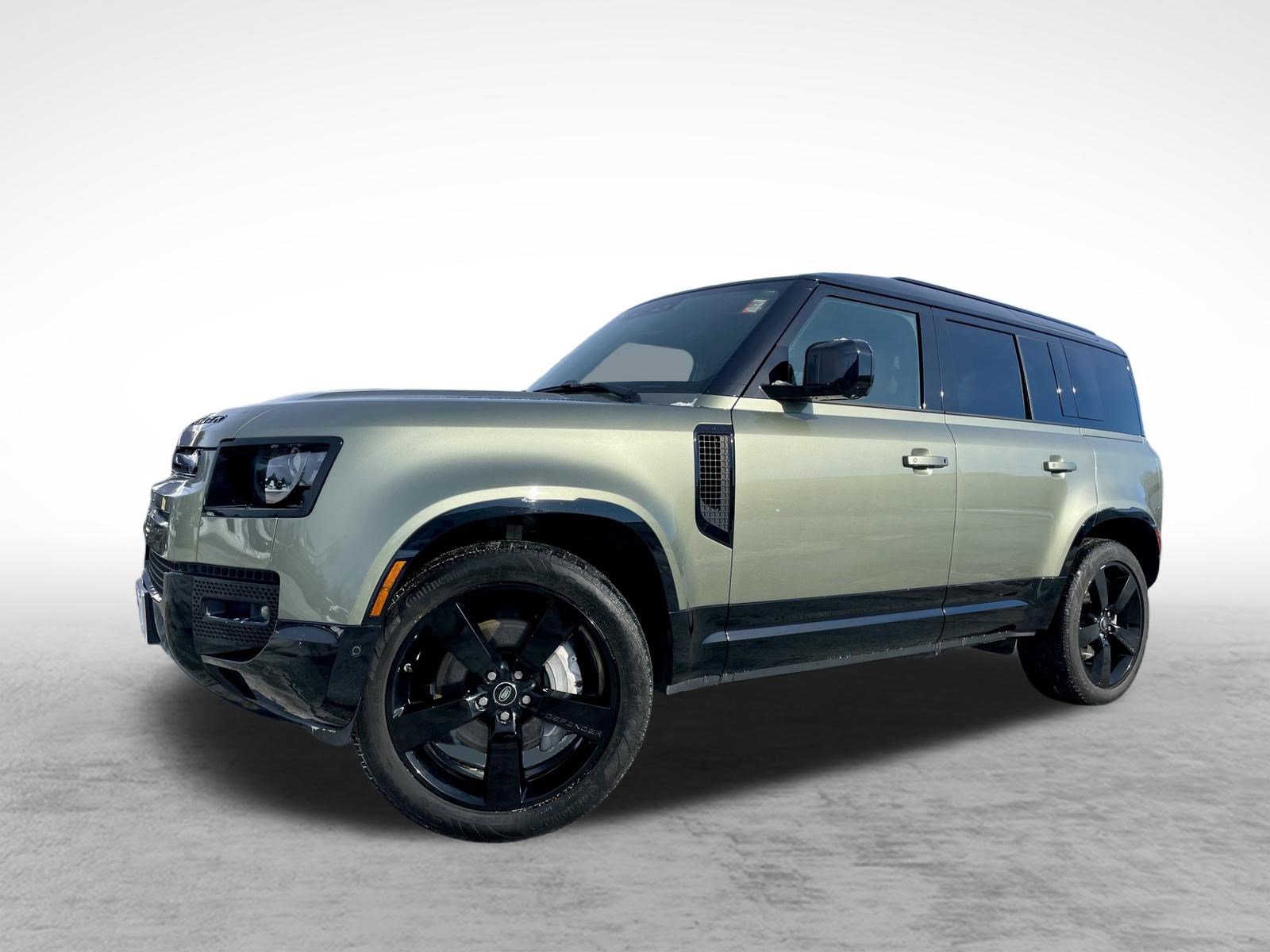 Used 2025 Land Rover Defender 110 X-Dynamic SE image 32