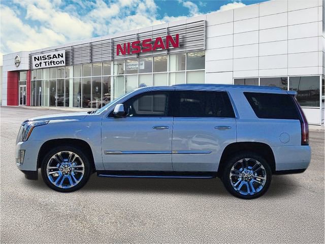 Used 2017 Cadillac Escalade Luxury image 4