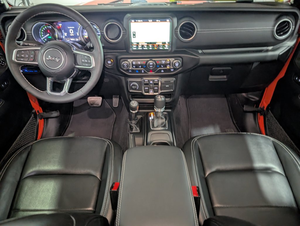 Used 2023 Jeep Wrangler Unlimited Sahara w/ Cold Weather Group AWD/4WD image 11