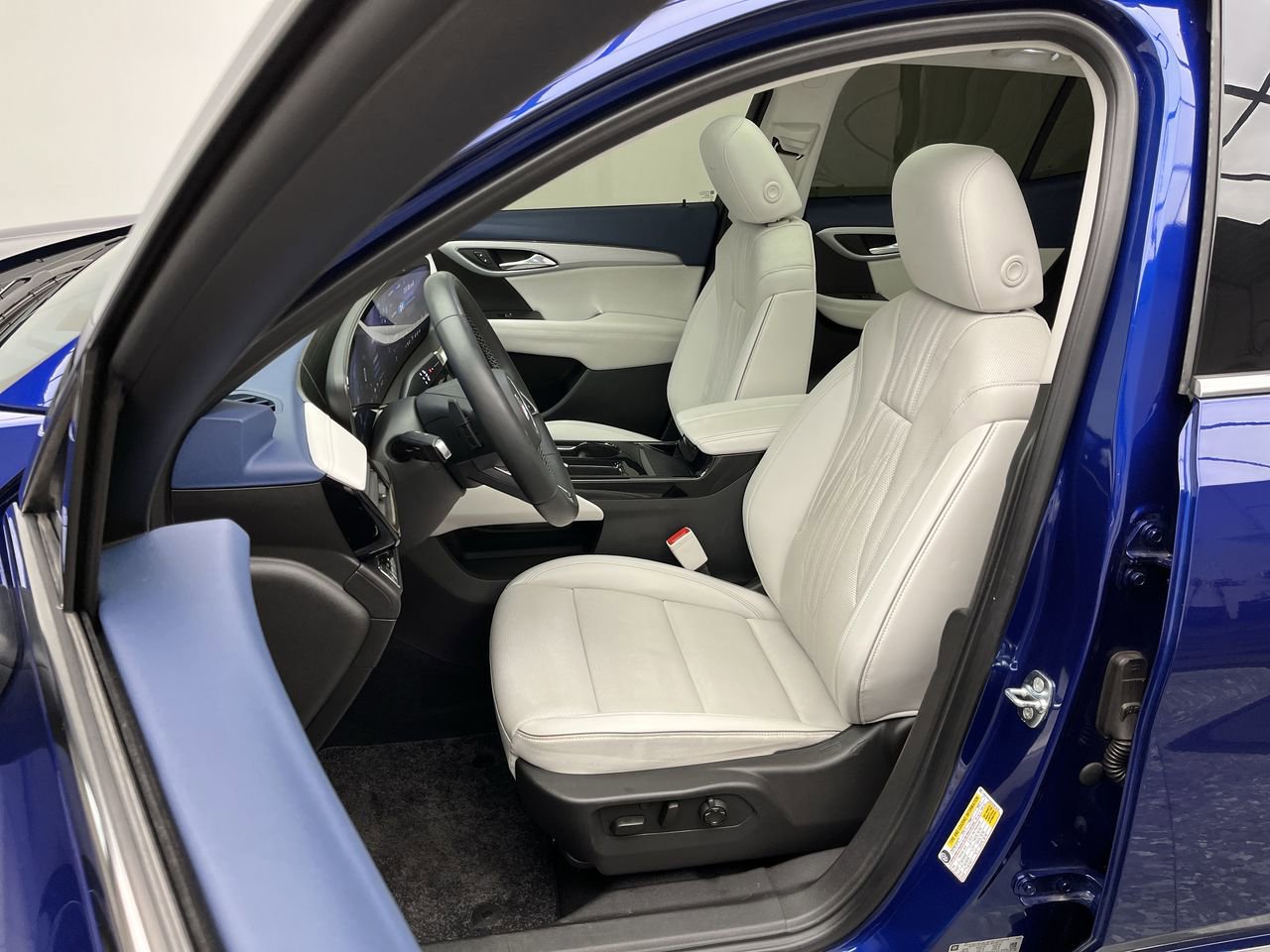 Certified 2024 Buick Envision Avenir image 11