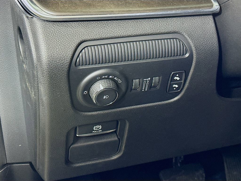 Used 2023 Jeep Grand Wagoneer 4WD image 23