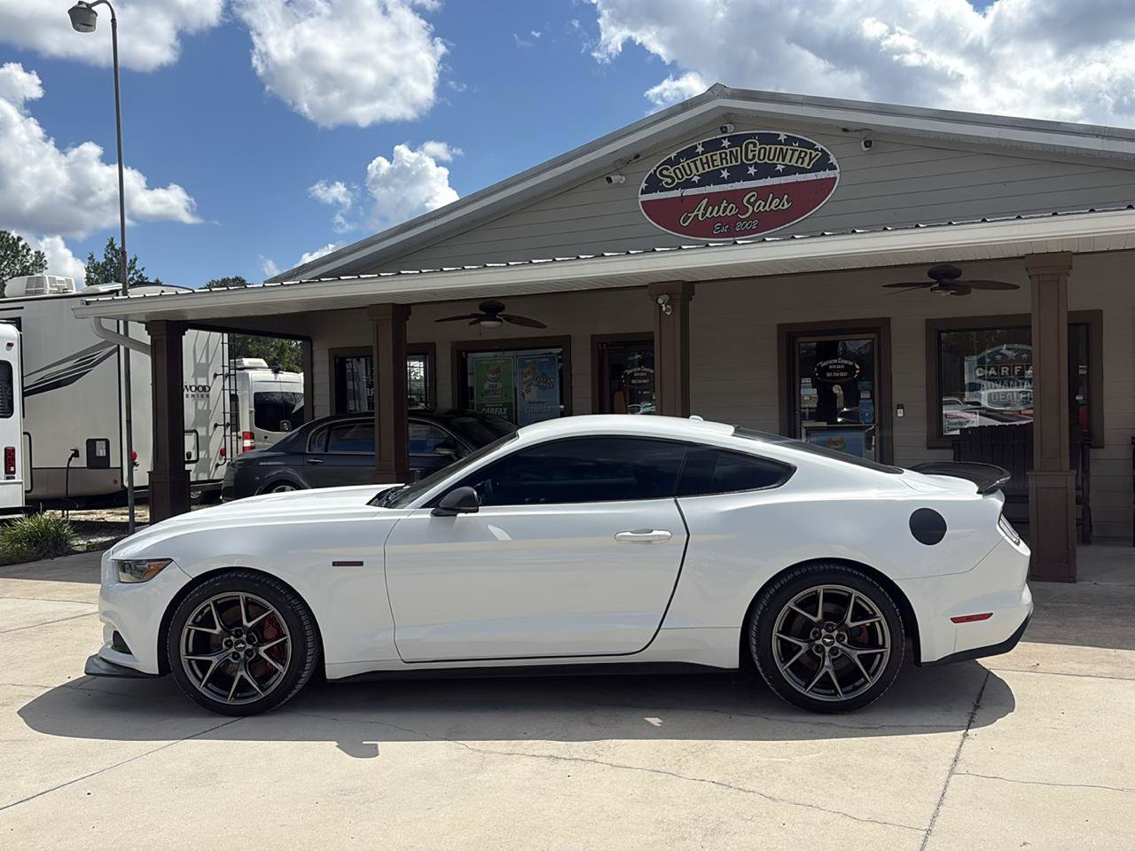 Used 2017 Ford Mustang Premium RWD image 8