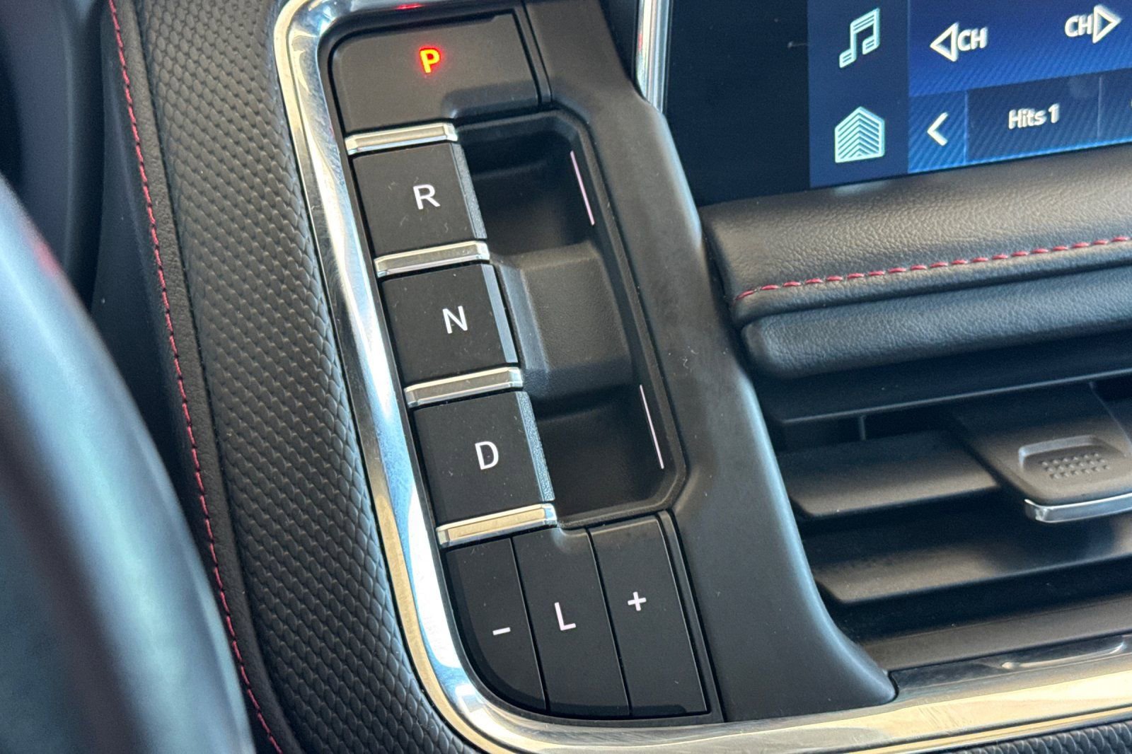 Used 2022 Chevrolet Tahoe RST w/ Sport Performance Package AWD/4WD image 22