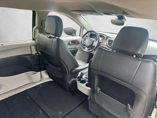 Used 2017 Chrysler Pacifica Touring-L FWD image 24