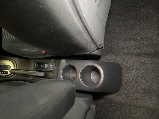 Used 2016 Nissan Versa Note SV image 38