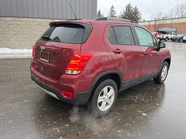 Used 2022 Chevrolet Trax LT w/ LT Convenience Package image 5