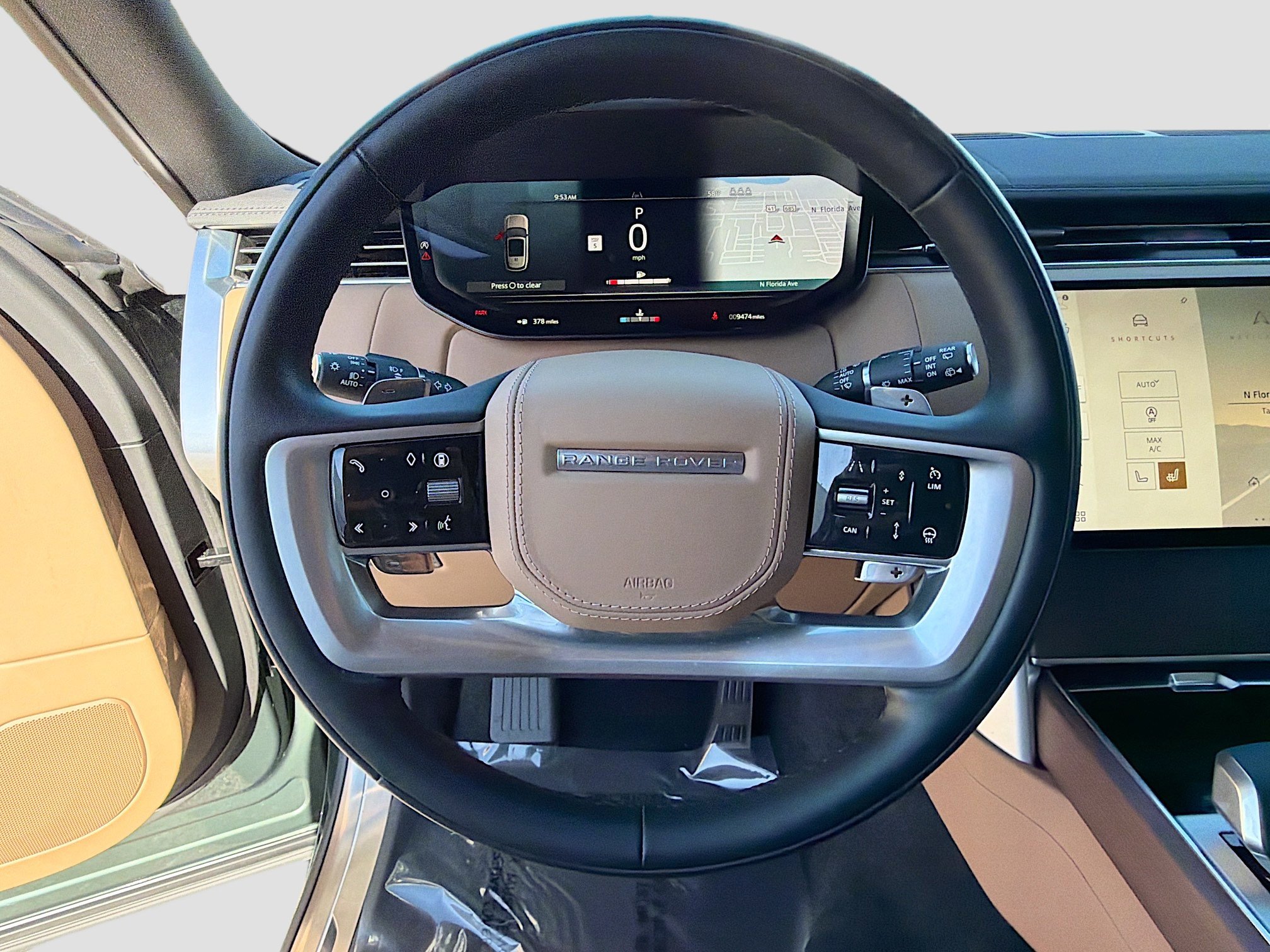 Used 2025 Land Rover Range Rover SE image 38