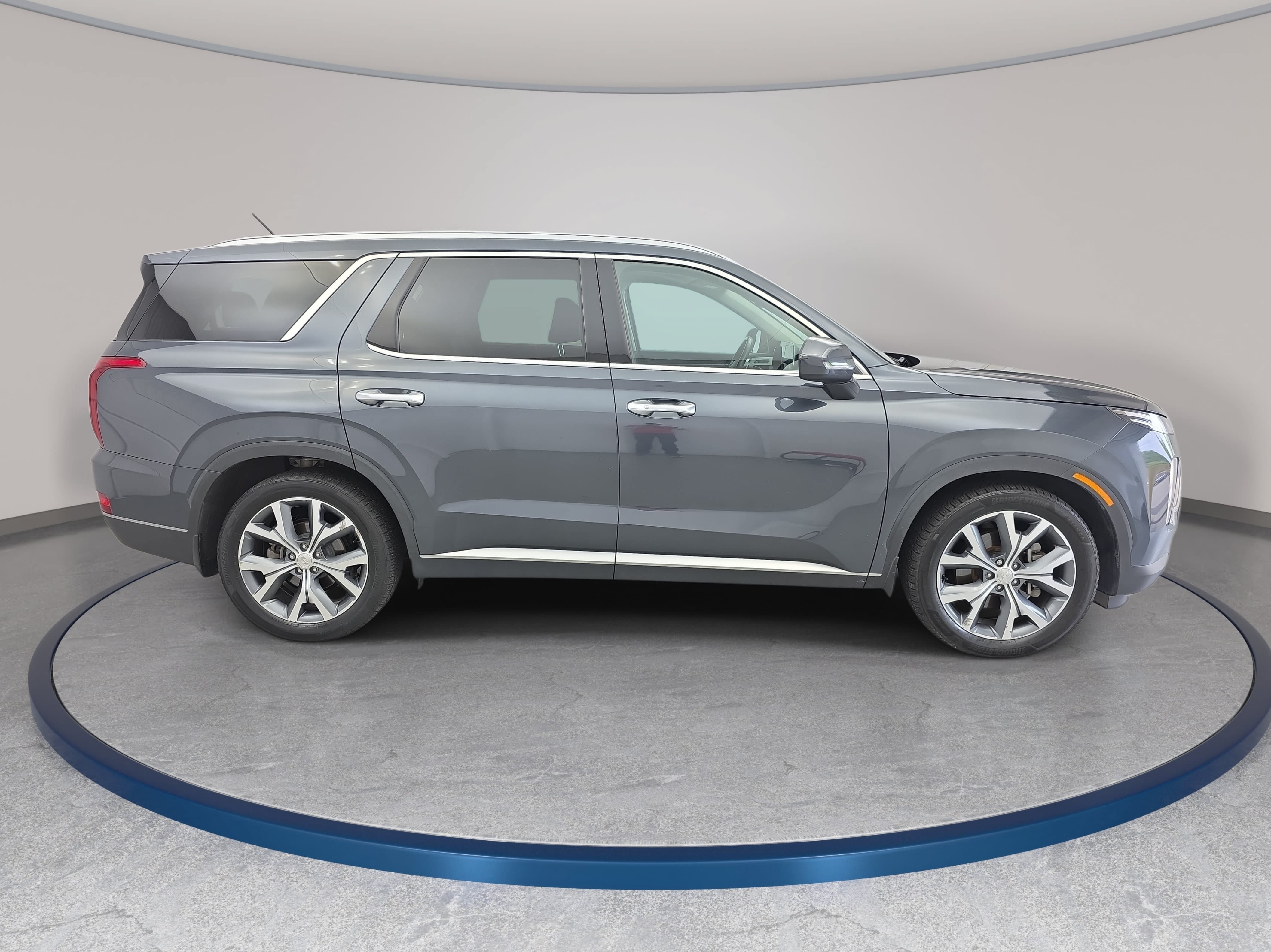 Used 2020 Hyundai Palisade SEL w/ Premium Package FWD image 4