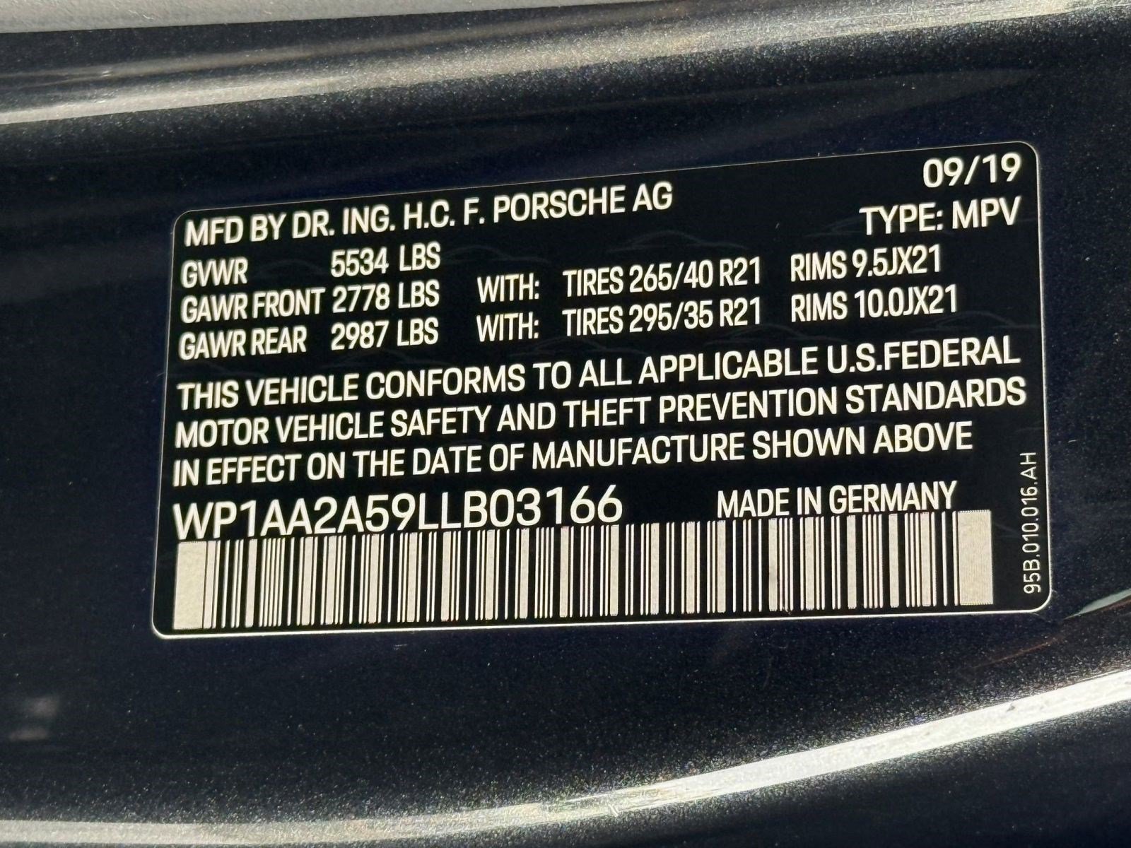 Used 2020 Porsche Macan AWD image 22