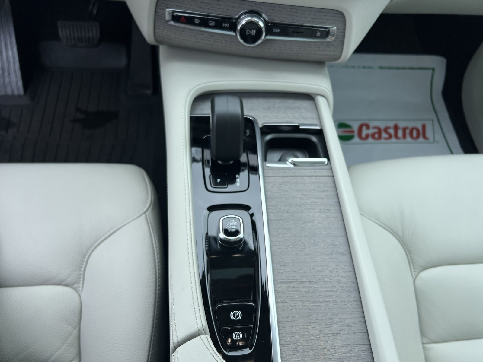 Used 2025 Volvo XC90 B6 Plus w/ Protection Package Premier AWD/4WD image 22