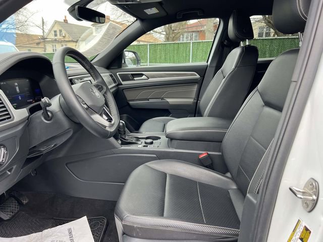 Used 2022 Volkswagen Atlas Cross Sport SE image 19