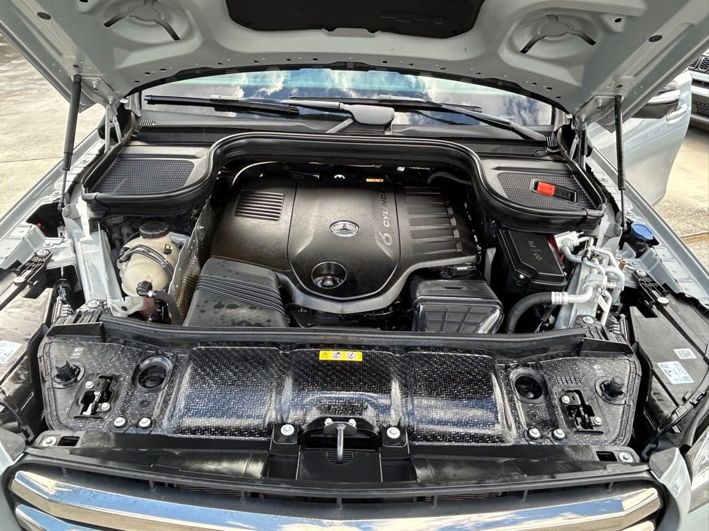 Used 2024 Mercedes-Benz GLS 450 4MATIC w/ AMG Line Exterior image 58