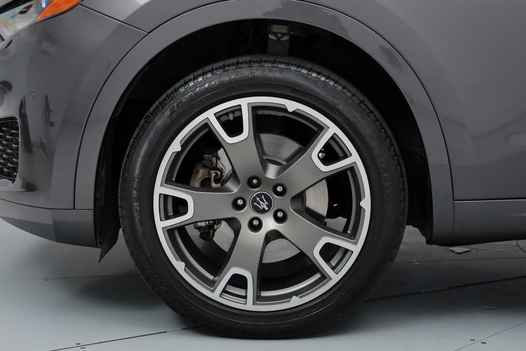 Certified 2023 Maserati Levante GT AWD/4WD image 18