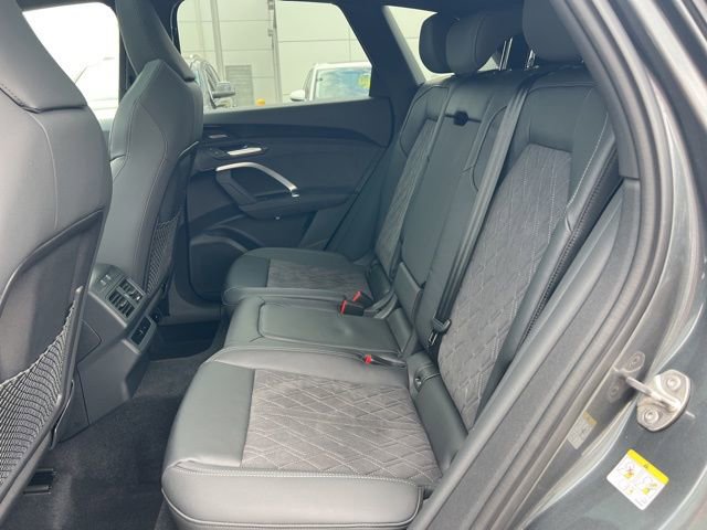 Used 2025 Audi SQ5 Premium Plus w/ Premium Plus Package image 14