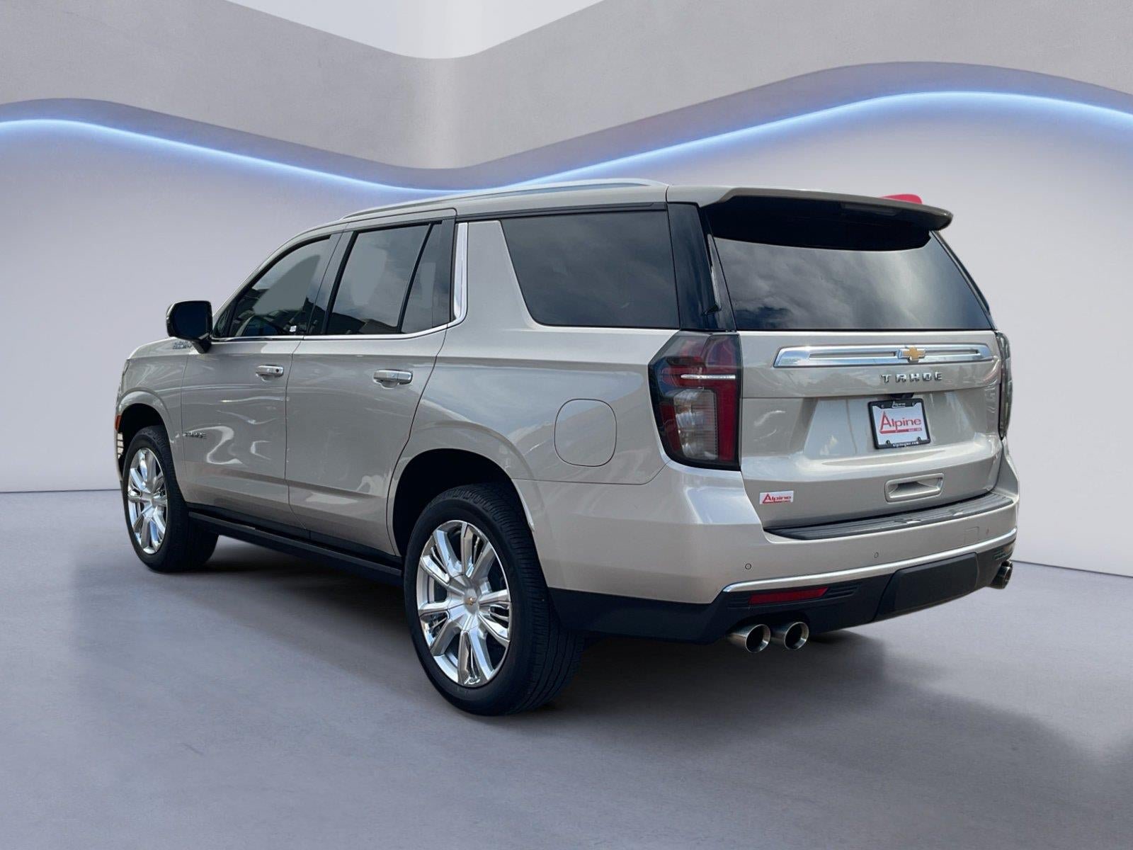 Used 2021 Chevrolet Tahoe High Country w/ Premium Package AWD/4WD image 3