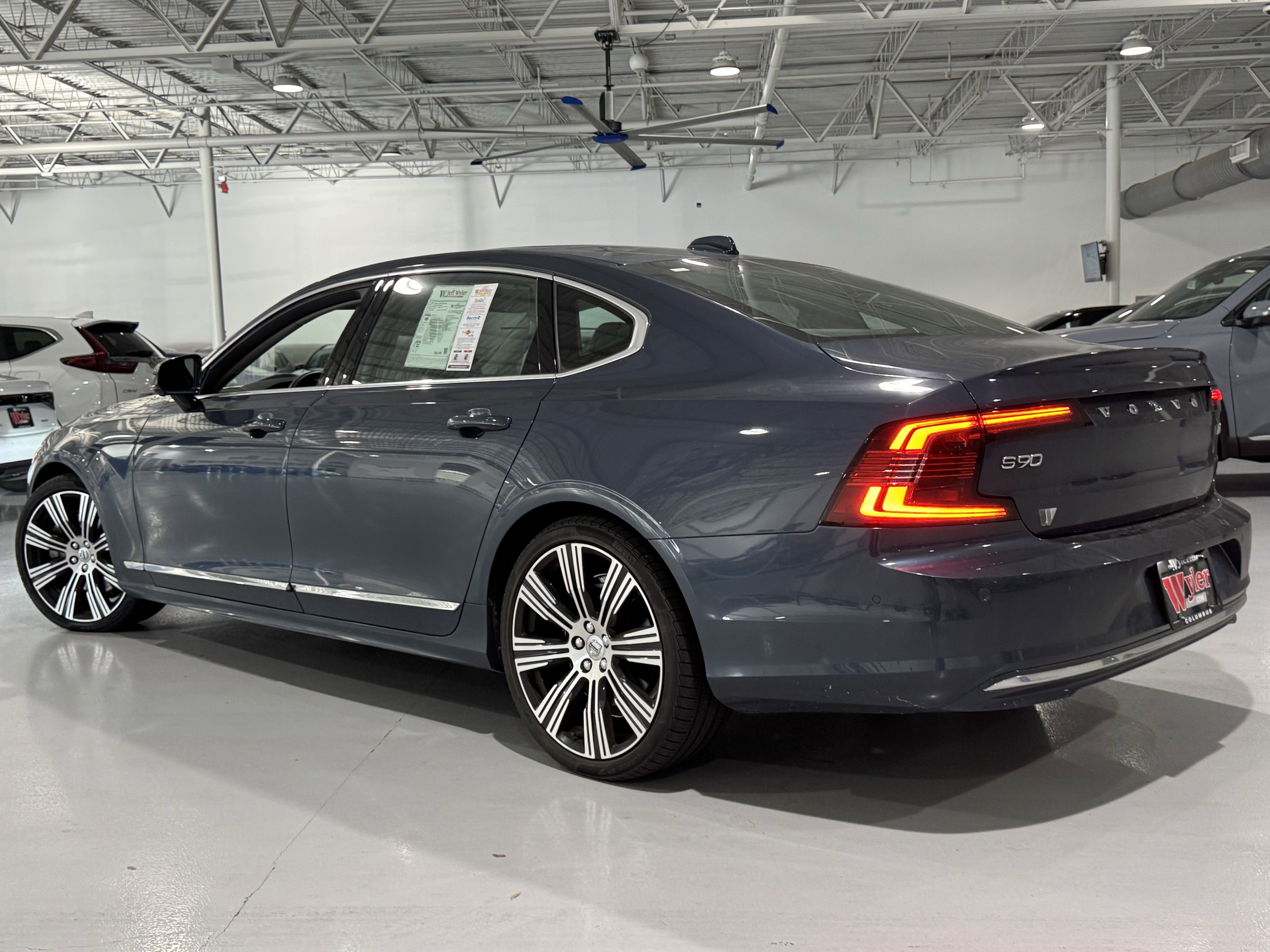 Used 2023 Volvo S90 B6 Ultimate w/ Protection Package Premier image 17