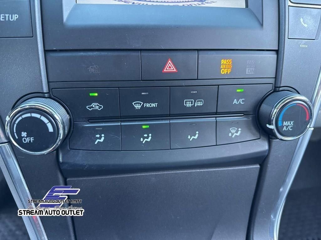 Used 2017 Toyota Camry LE image 21