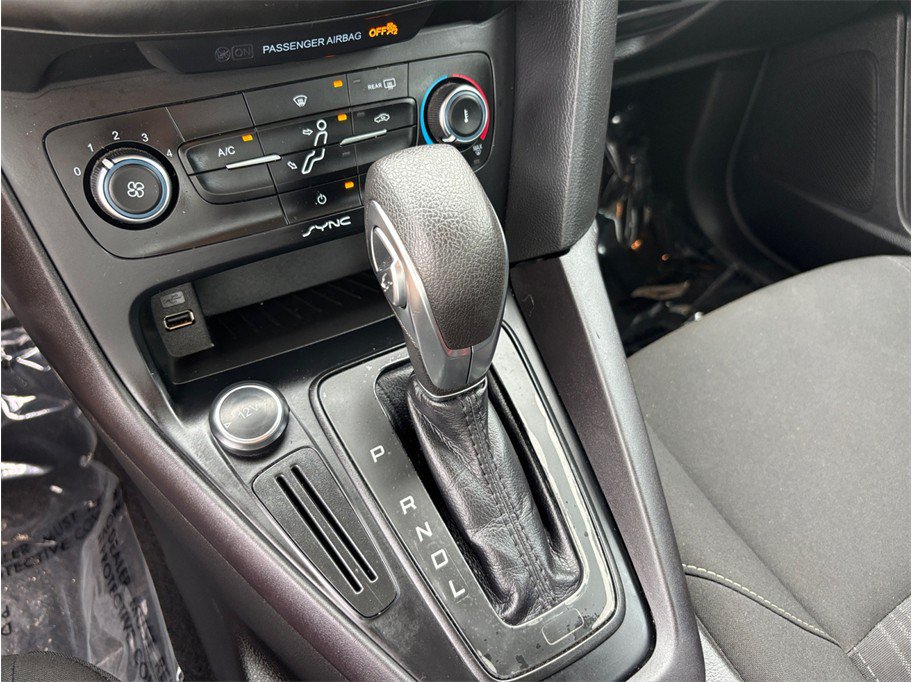Used 2017 Ford Focus SE FWD image 25